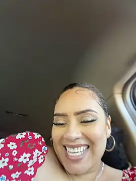 Pertunjukan Kamera Web CarmelaAnthony