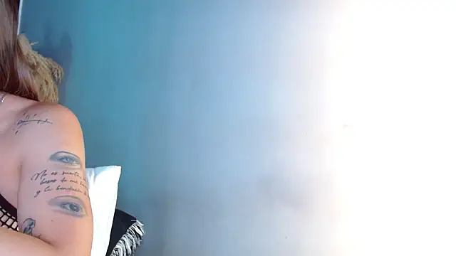 צ'אט XXX בשידור חי של AmmyJones_