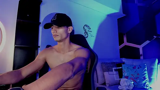 MaxiimoRomano_ Adlı Modelin Canlı XXX Sohbeti