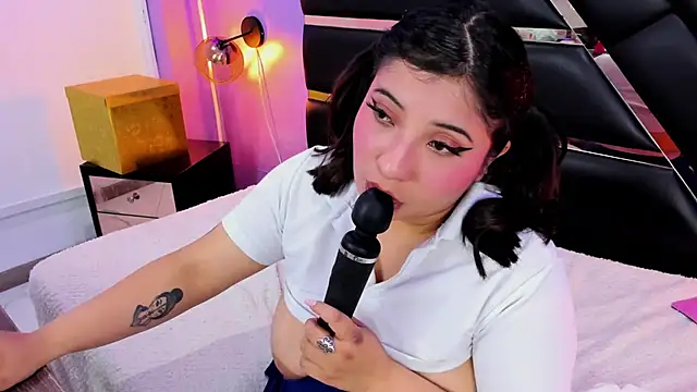 Emma_monserrat's Live XXX Chat