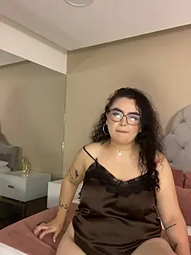 AlmaraRouge XXX чат на живо
