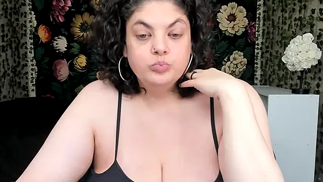 Exxxotic_Melons Adlı Modelin Canlı XXX Sohbeti