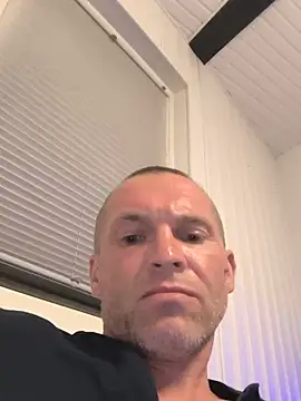 AttractiveSilk5's Live XXX Chat