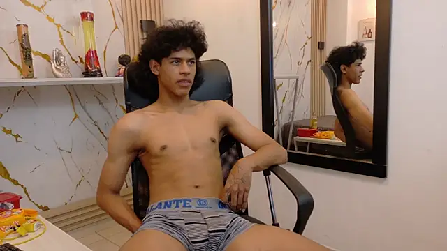 Zayn_Fox32 Webcam Show