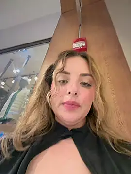 XXX chat uživo modela Alirawrz