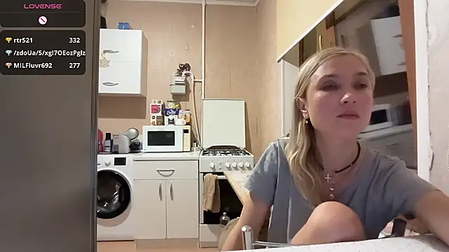 AngelJeni Adlı Modelin Canlı XXX Sohbeti