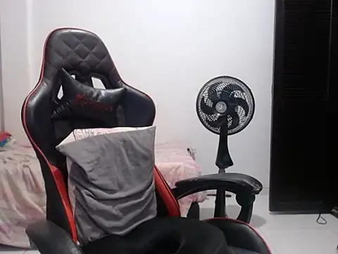 Adriana_0312's Live XXX Chat