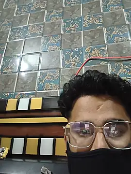 Chat XXX ao vivo de BeardKingoBack