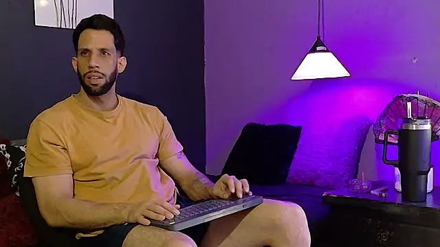 Karim_mansur Adlı Modelin Canlı XXX Sohbeti