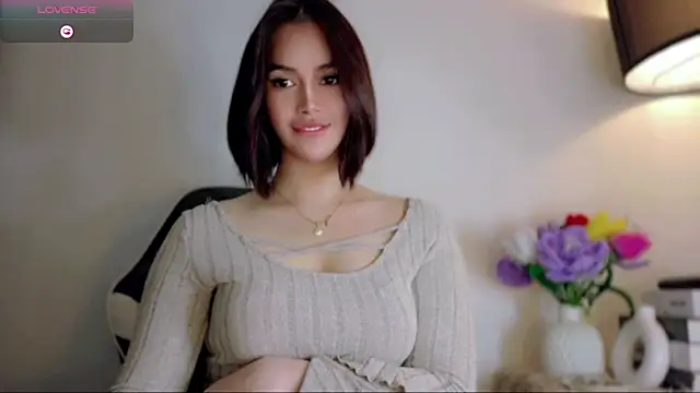 Anna_HollyDoll Adlı Modelin Canlı XXX Sohbeti