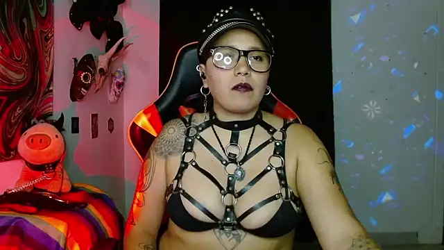 Chat +18 de LilithSharon ao vivo