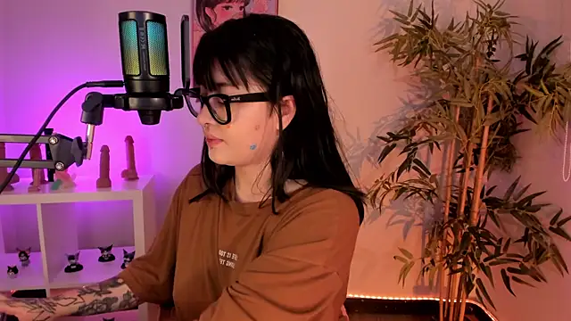 XXX chat uživo modela _asami_chieko_