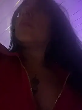 SeleneMore Adlı Modelin Canlı XXX Sohbeti