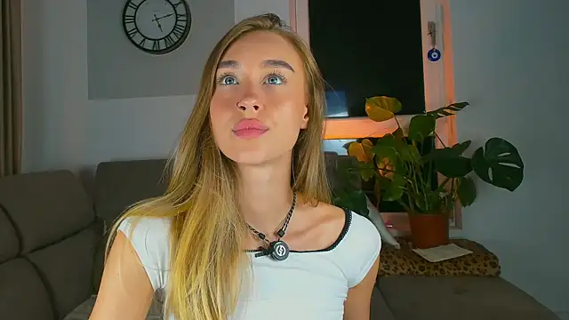 SugarSkye Adlı Modelin Canlı XXX Sohbeti