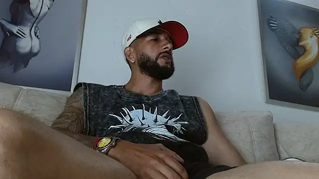 LukasScott_ Show in webcam