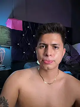 Niicky1_ Adlı Modelin Canlı XXX Sohbeti