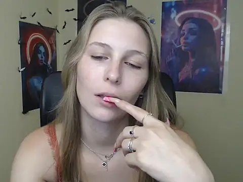 StrangerGi's Live XXX Chat