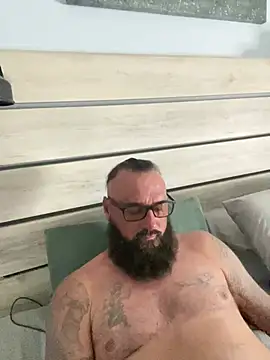 alphareign85 live XXX chat