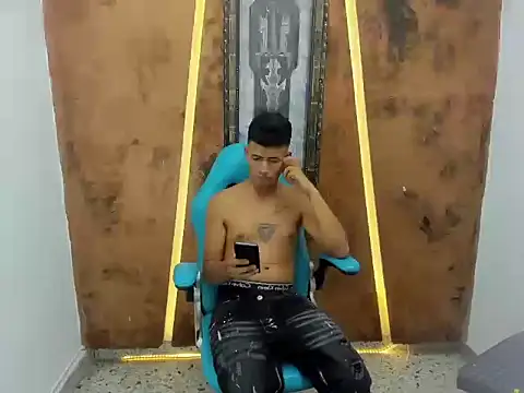 XXX chat uživo modela NIO_KLOUDS_