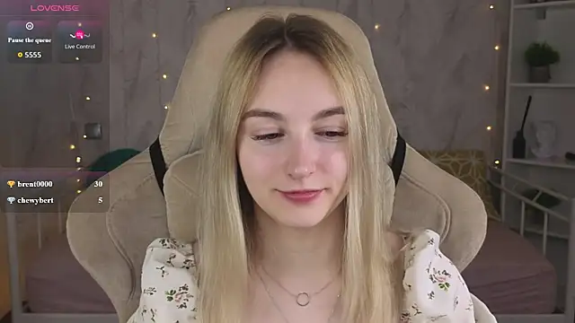 Shy_Polly লাইভ XXX চ্যাট