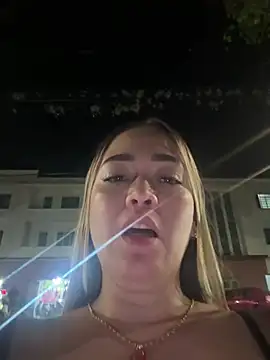 Danielavegax Adlı Modelin Canlı XXX Sohbeti