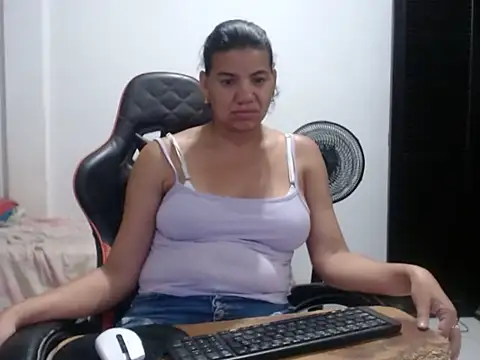Adriana_0312n Live XXX chat