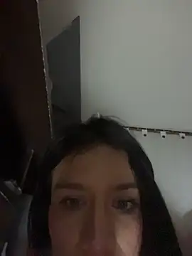 Emmily_19's Live XXX Chat