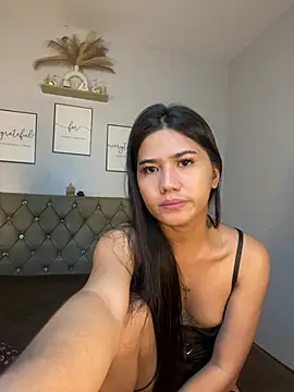 Chat XXX en directo de JassmineLove
