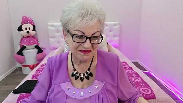 Chat XXX en directo de KayleSmoll
