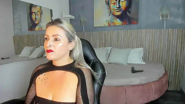 Онлайн чат XXX emma_fox84