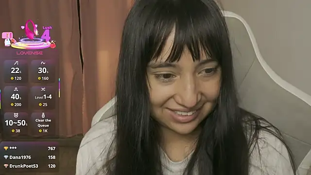 EmmitaGarcia's Live XXX Chat