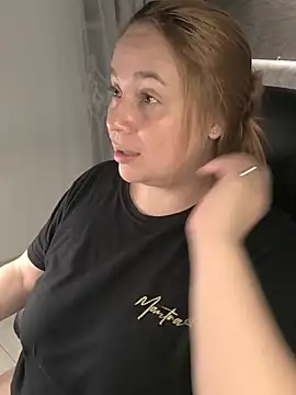 miaparker25 Adlı Modelin Canlı XXX Sohbeti