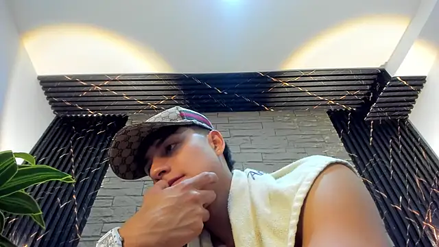 Lander_Cruz Live XXX Chat
