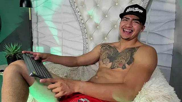 elliot_colton Live XXX Chat