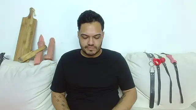 Chat +18 de Alejandro-gl ao vivo