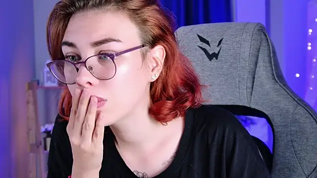 Chat +18 de SeraphineDuskryn ao vivo