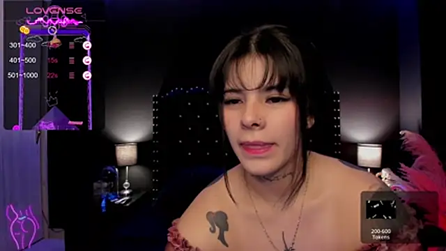 Chat +18 de Christine_Adams ao vivo