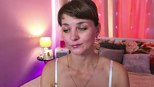 Chat +18 de annasimonsj ao vivo