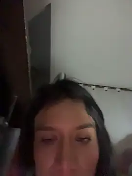 دردشة Emmily_19 الجنسية المباشرة