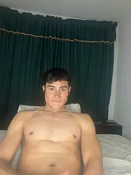 AustinJones_ Adlı Modelin Canlı XXX Sohbeti
