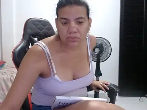 Adriana_0312 Adlı Modelin Canlı XXX Sohbeti