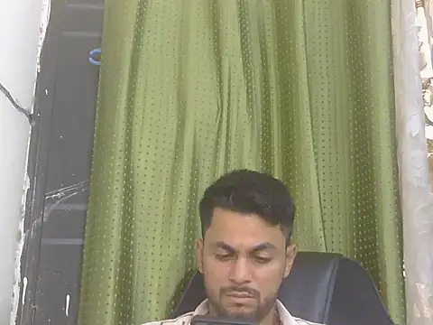 Онлайн чат XXX Stubborndesiboy