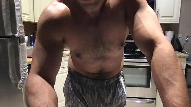 Chat XXX en directo de BigGuyMuscle
