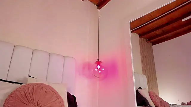 ElenaJamess 现场XXX聊天