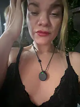 HeavenAylin Adlı Modelin Canlı XXX Sohbeti