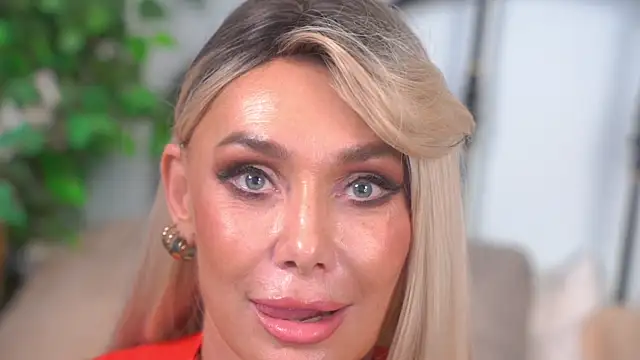 צ'אט XXX בשידור חי של IsadoraDunkan
