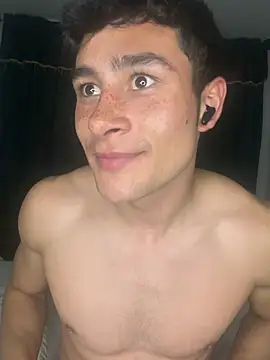 AustinJones_ Adlı Modelin Canlı XXX Sohbeti