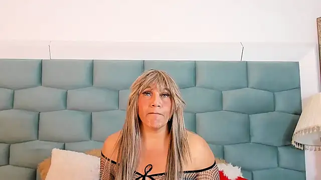 Živý XXX chat MiaMancini