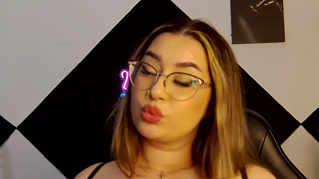 Katewalker_ élő XXX-chatje
