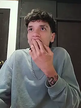 H3ll_B0Y_ – Naživo XXX chat